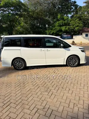 Toyota Voxy 2016 White
