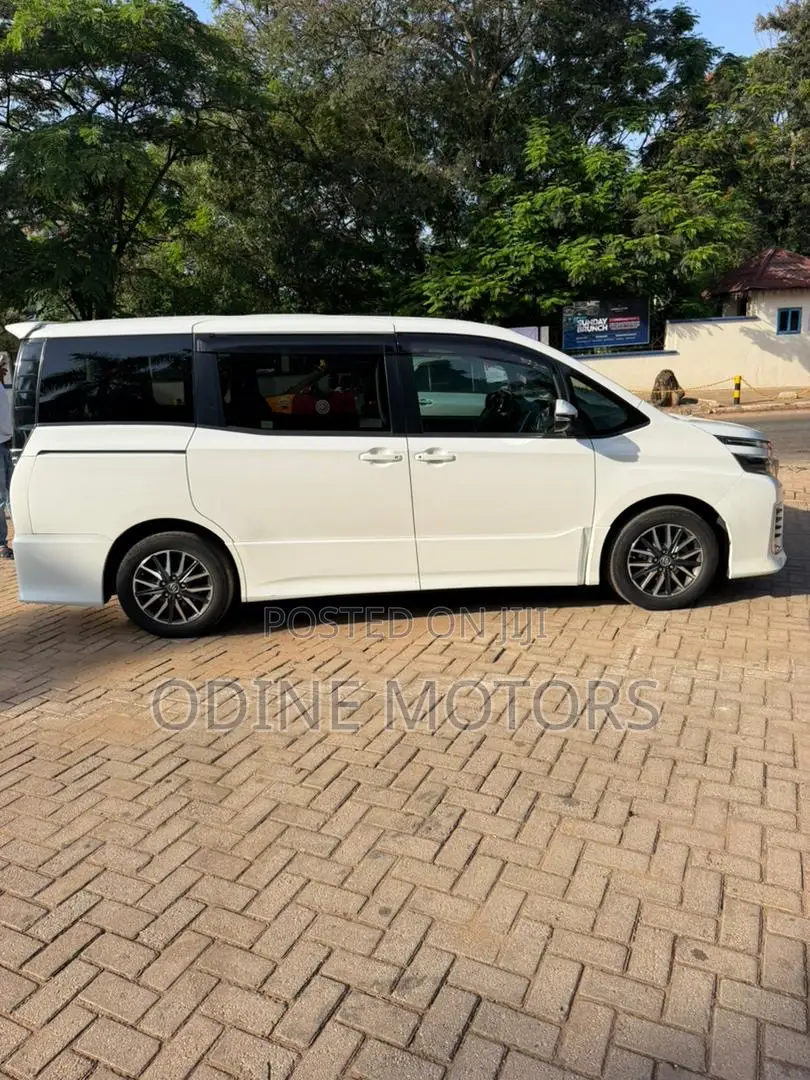 Toyota Voxy 2016 White
