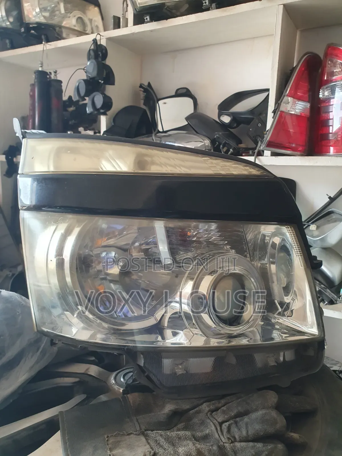 Voxy Headlight