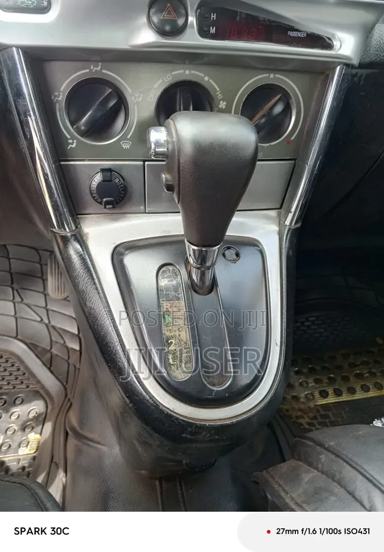 Toyota Matrix 2009 White