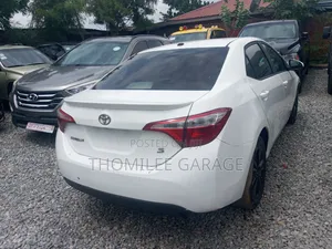 Toyota Corolla S 4dr Sedan (1.8L 4cyl CVT) 2014 White