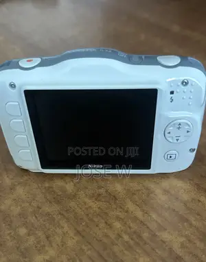 Nikon Coolpix S32