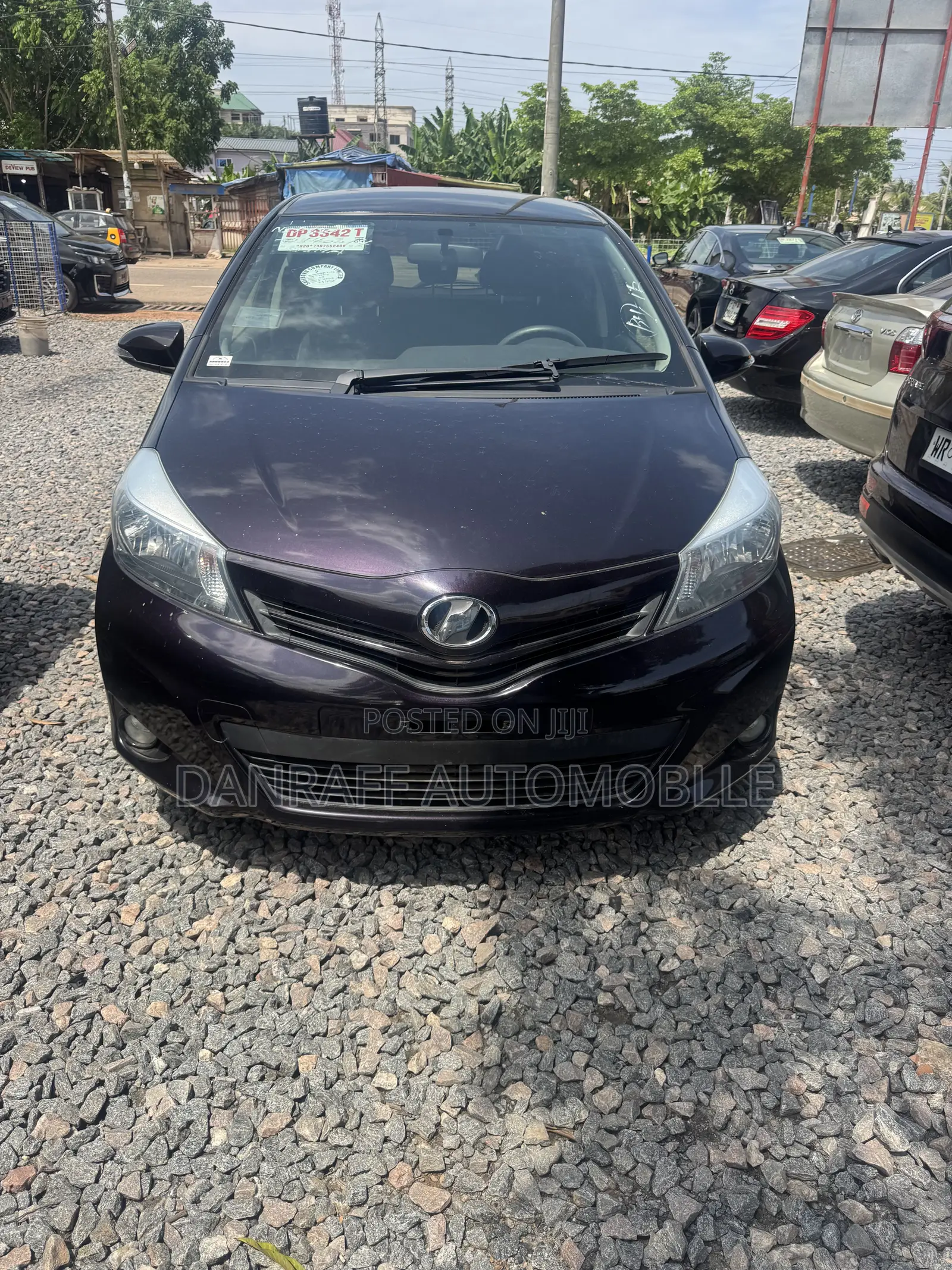 Toyota Vitz 1.3 FWD 5dr 2013 Black