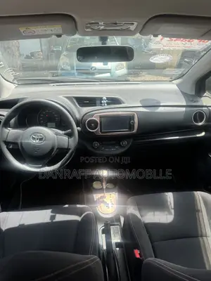 Toyota Vitz 1.3 FWD 5dr 2013 Black