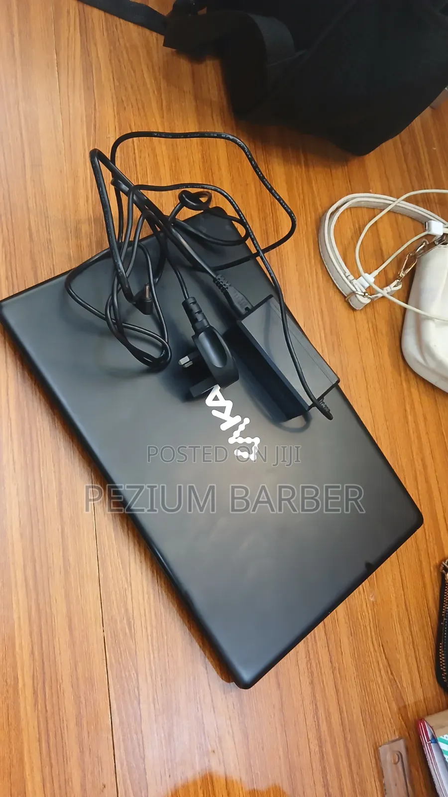 Laptop 4GB Intel SSD 250GB