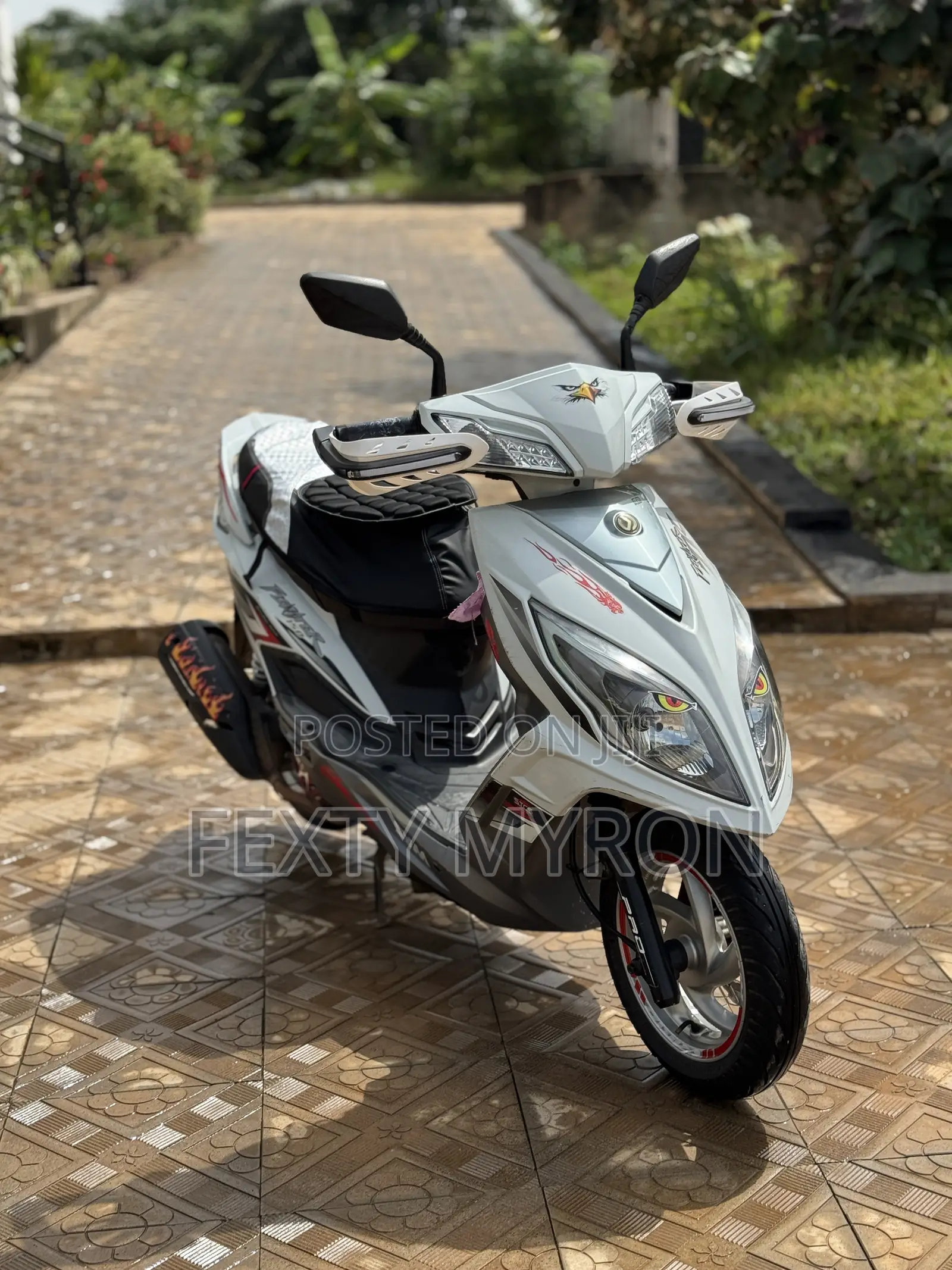 SYM Symnh 2020 White