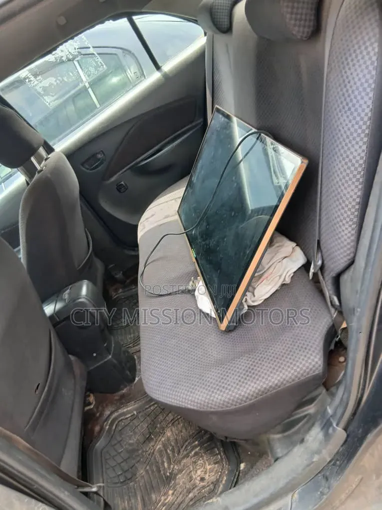 Toyota Yaris 2010 Black