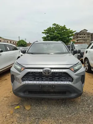 Toyota RAV4 2021 Silver