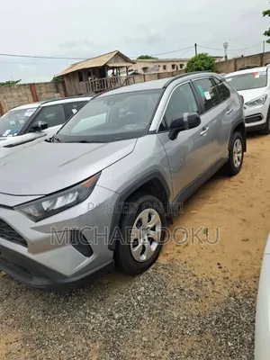 Toyota RAV4 2021 Silver
