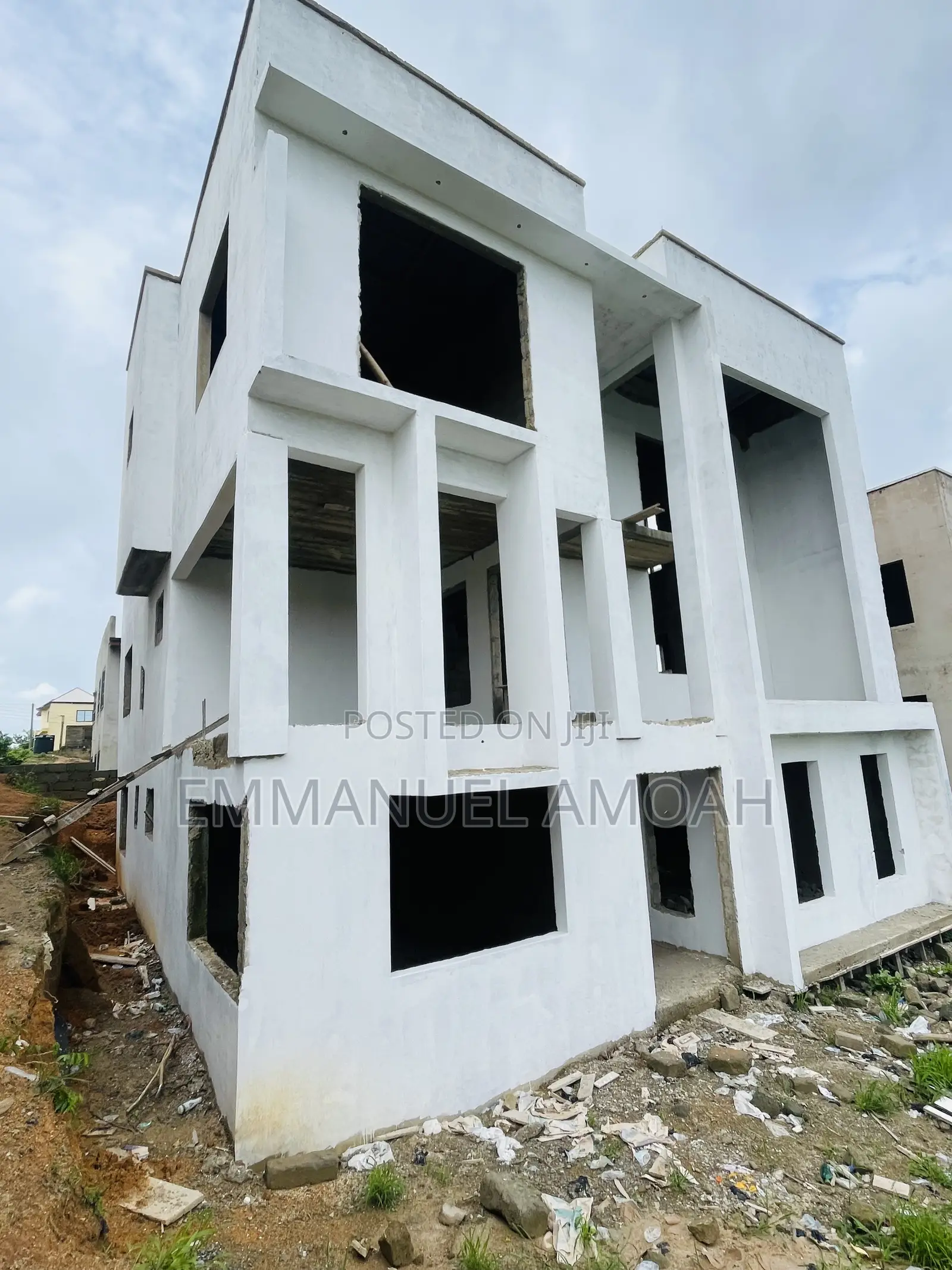 6bdrm House in Amoah Estates, Takoradi for sale
