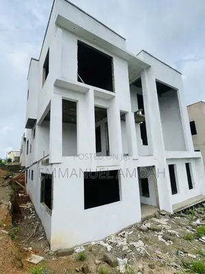 6bdrm House in Amoah Estates, Takoradi for sale