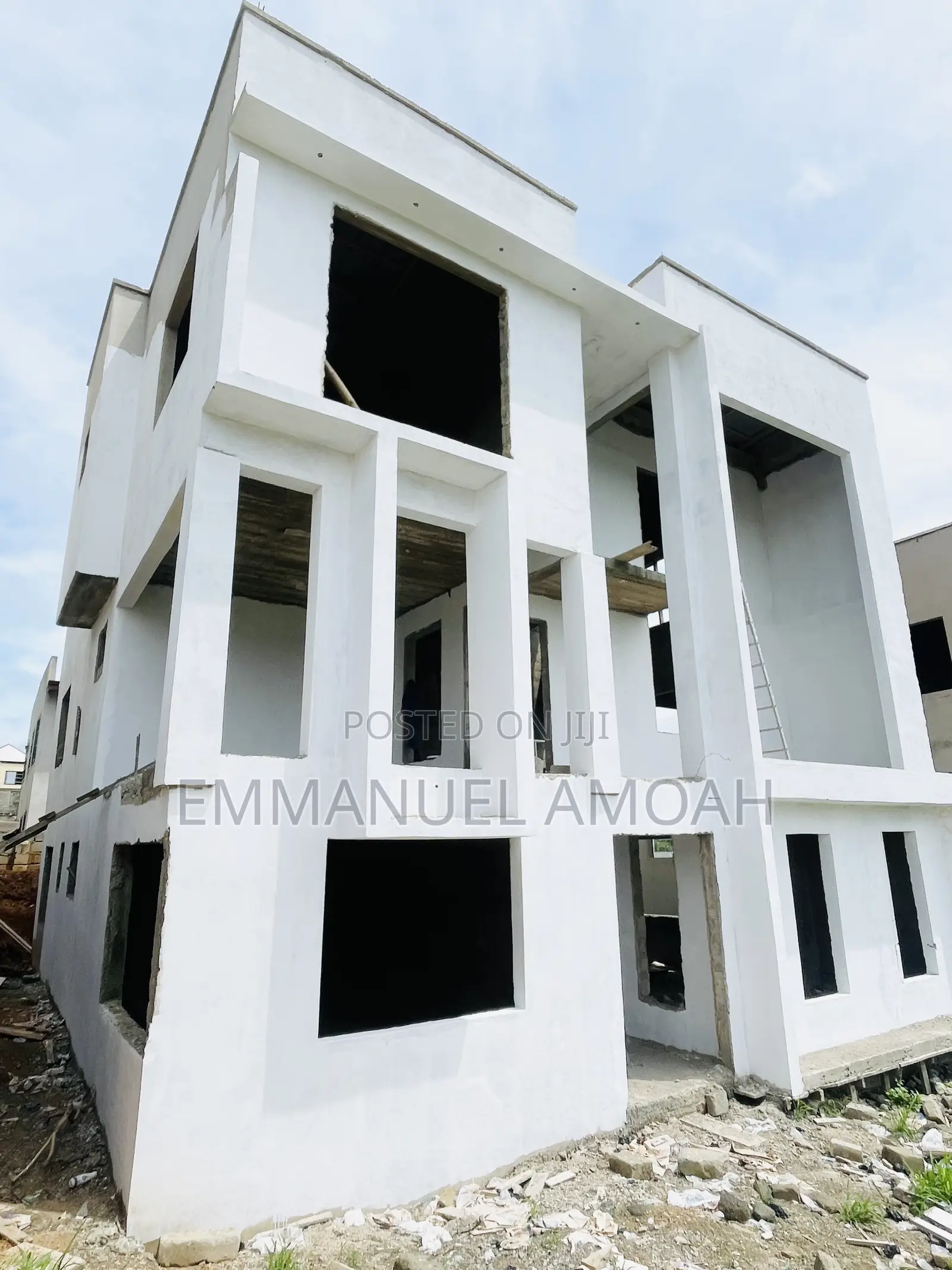 6bdrm House in Amoah Estates, Takoradi for sale