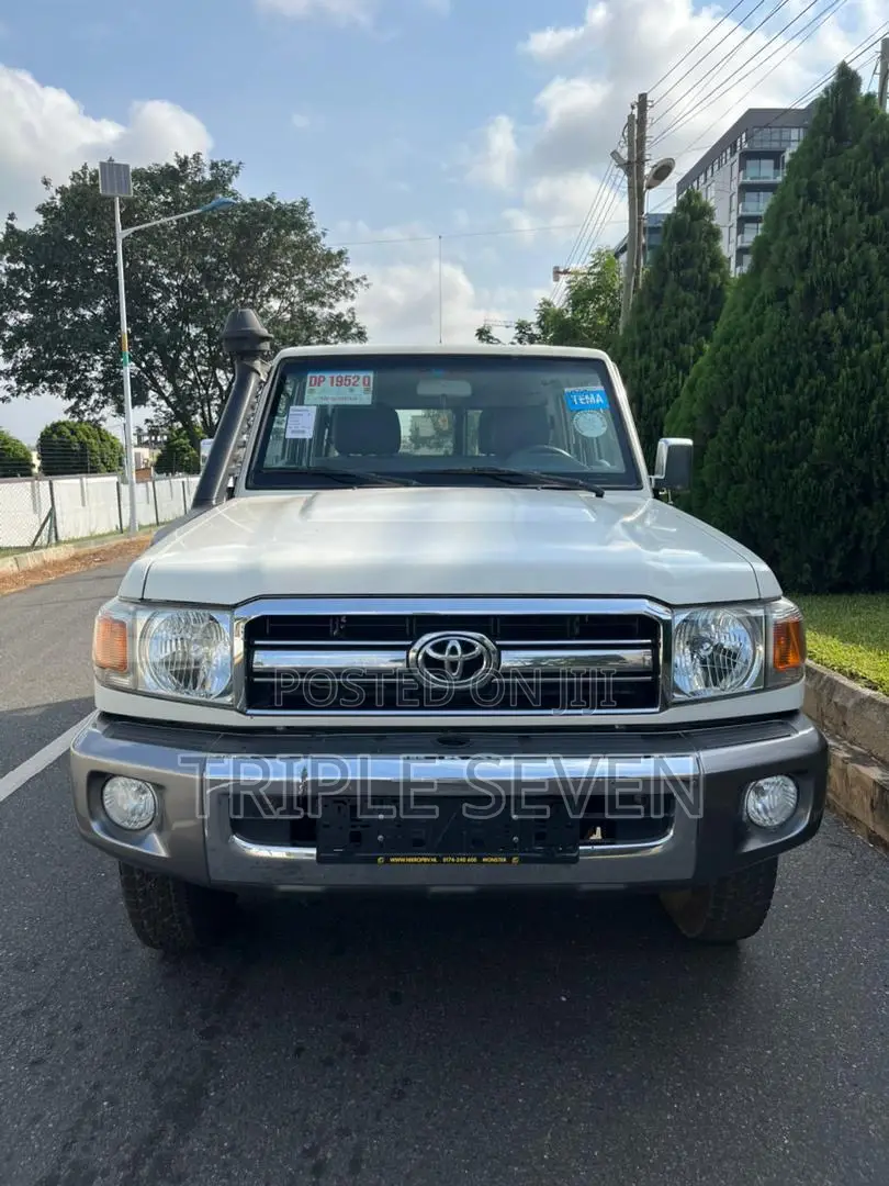 Toyota Land Cruiser 79 Series 2018 White