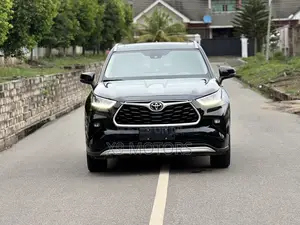 Toyota Highlander Limited AWD 2023 Black