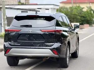 Toyota Highlander Limited AWD 2023 Black