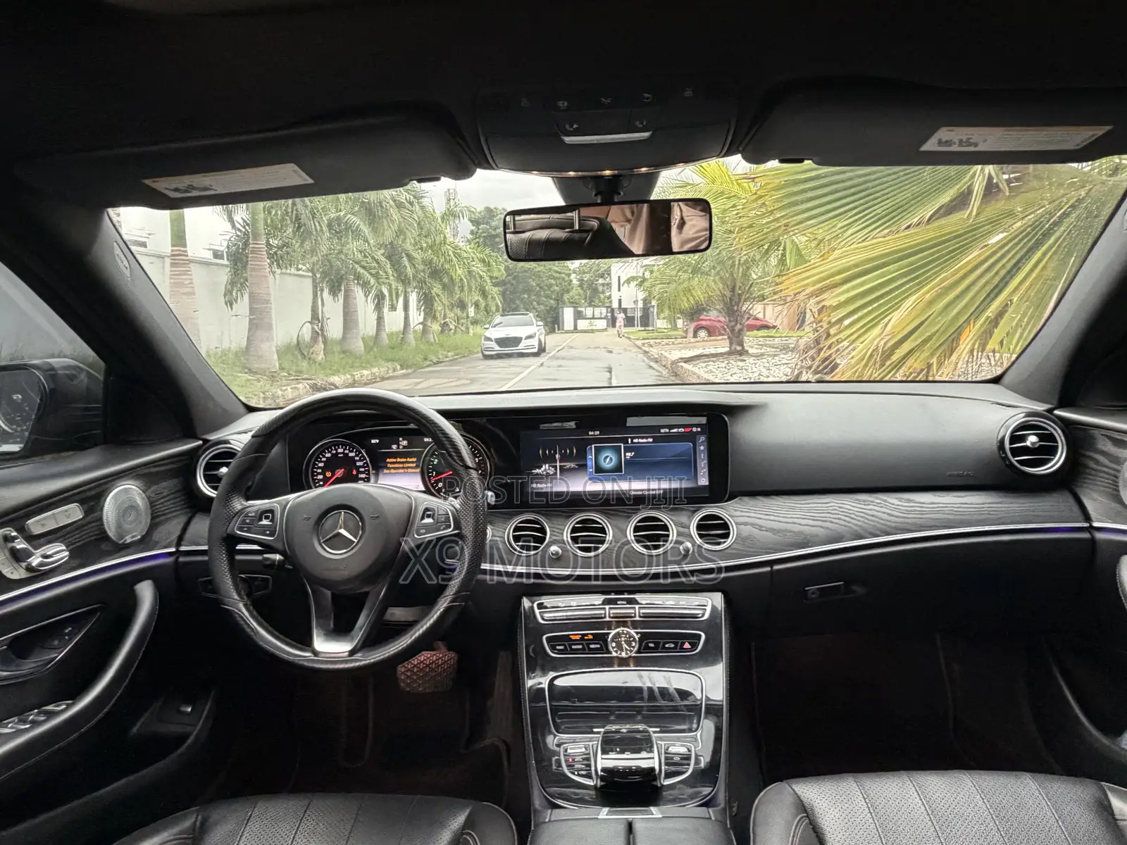 Mercedes-Benz E300 4Matic AWD Sedan (2.0L 4cyl 9A) 2017 Gray