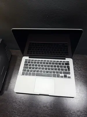 Laptop Apple MacBook Pro 2015 8GB Intel Core i5 SSD 256GB