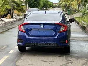 Honda Civic EX 4dr Sedan (2.0L 4cyl) 2017 Blue