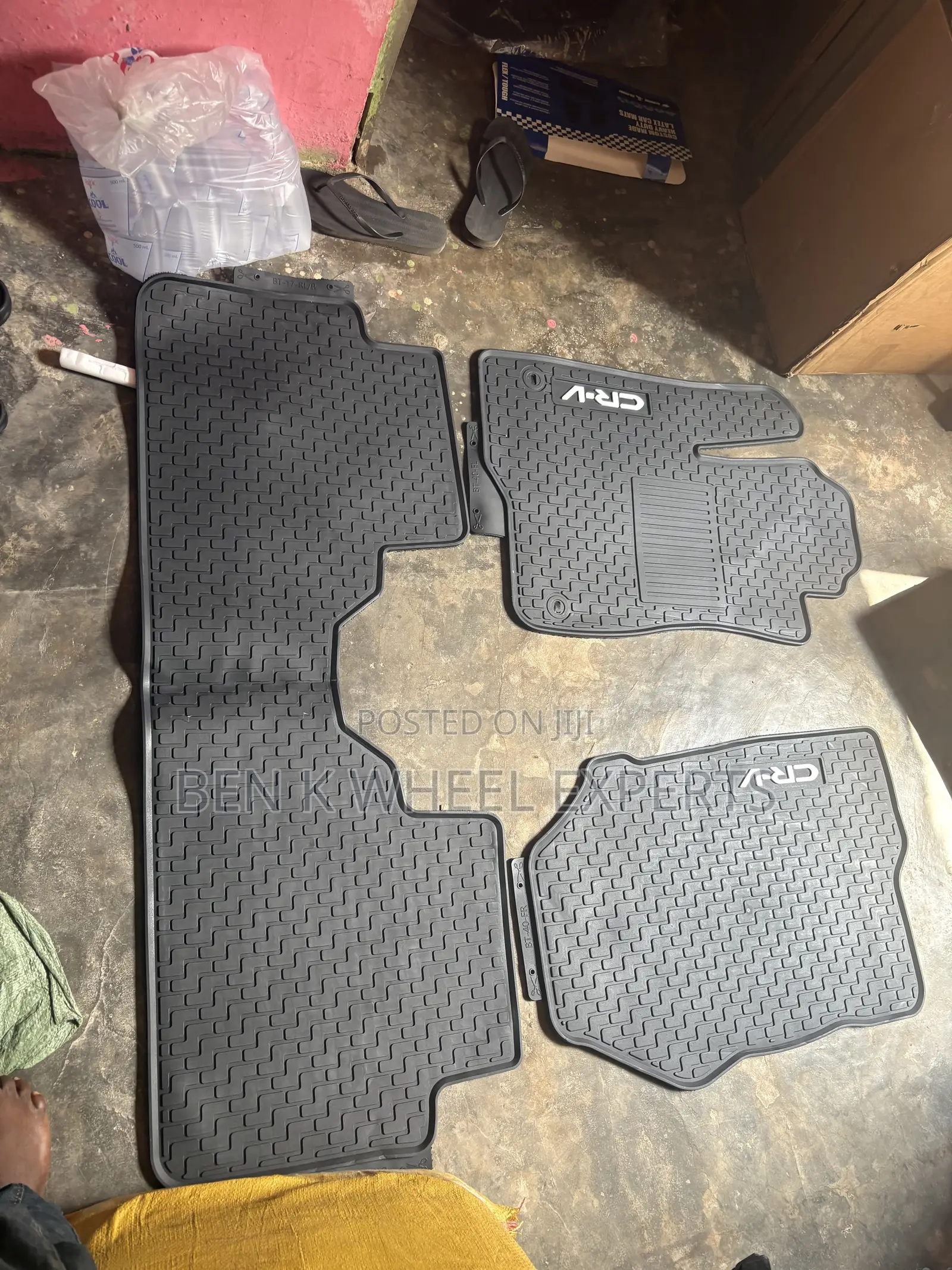 Honda Cr-v 2023-2026 Original Floor Mat .