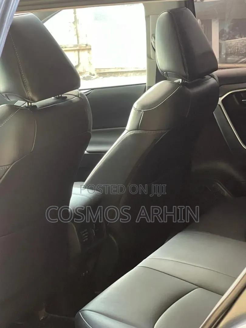 Toyota RAV4 2022 Gray