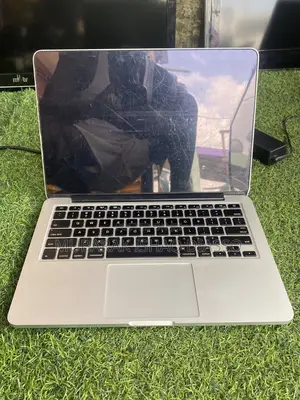 Laptop Apple MacBook Pro 8GB Intel Core i5 SSD 256GB