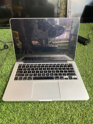 Laptop Apple MacBook Pro 8GB Intel Core i5 SSD 256GB