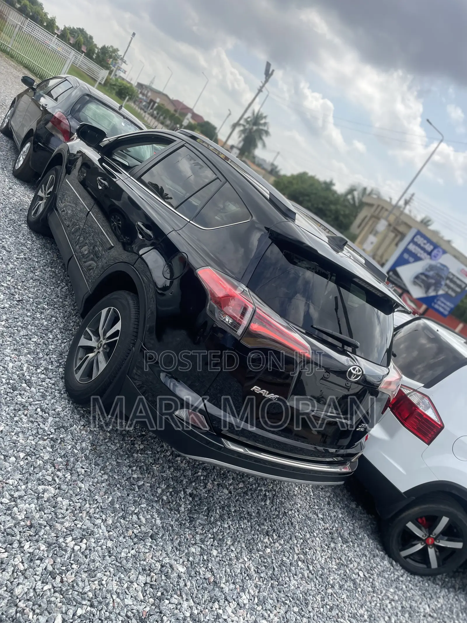 Toyota RAV4 XLE 4dr SUV AWD (2.5L 4cyl 6A) 2018 Black