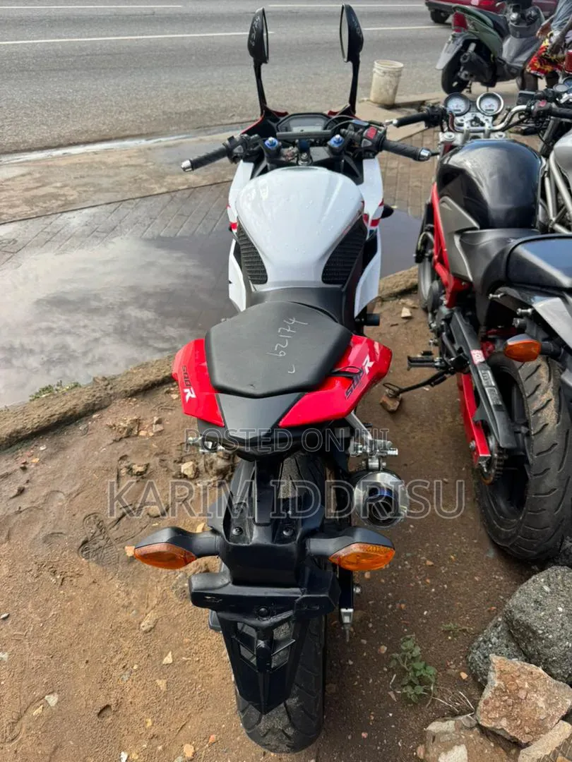Honda CB 2017 White