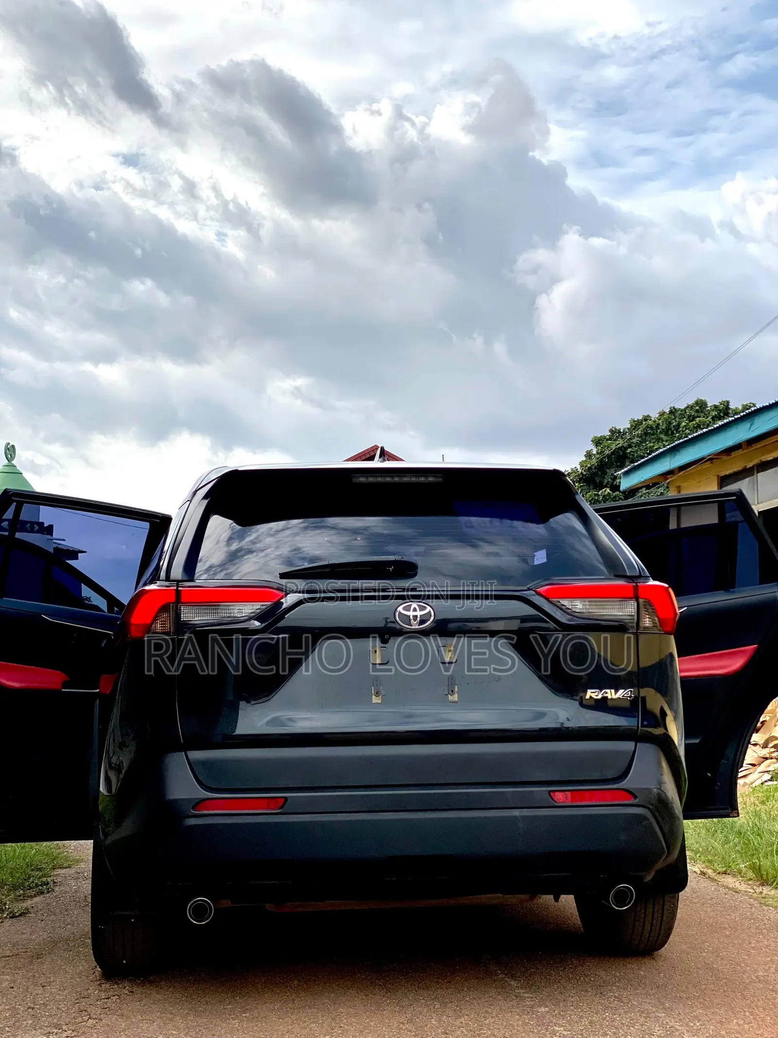 Toyota RAV4 XLE AWD 2019 Black
