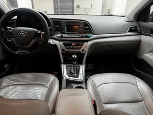 Hyundai Elantra 2017 Gray