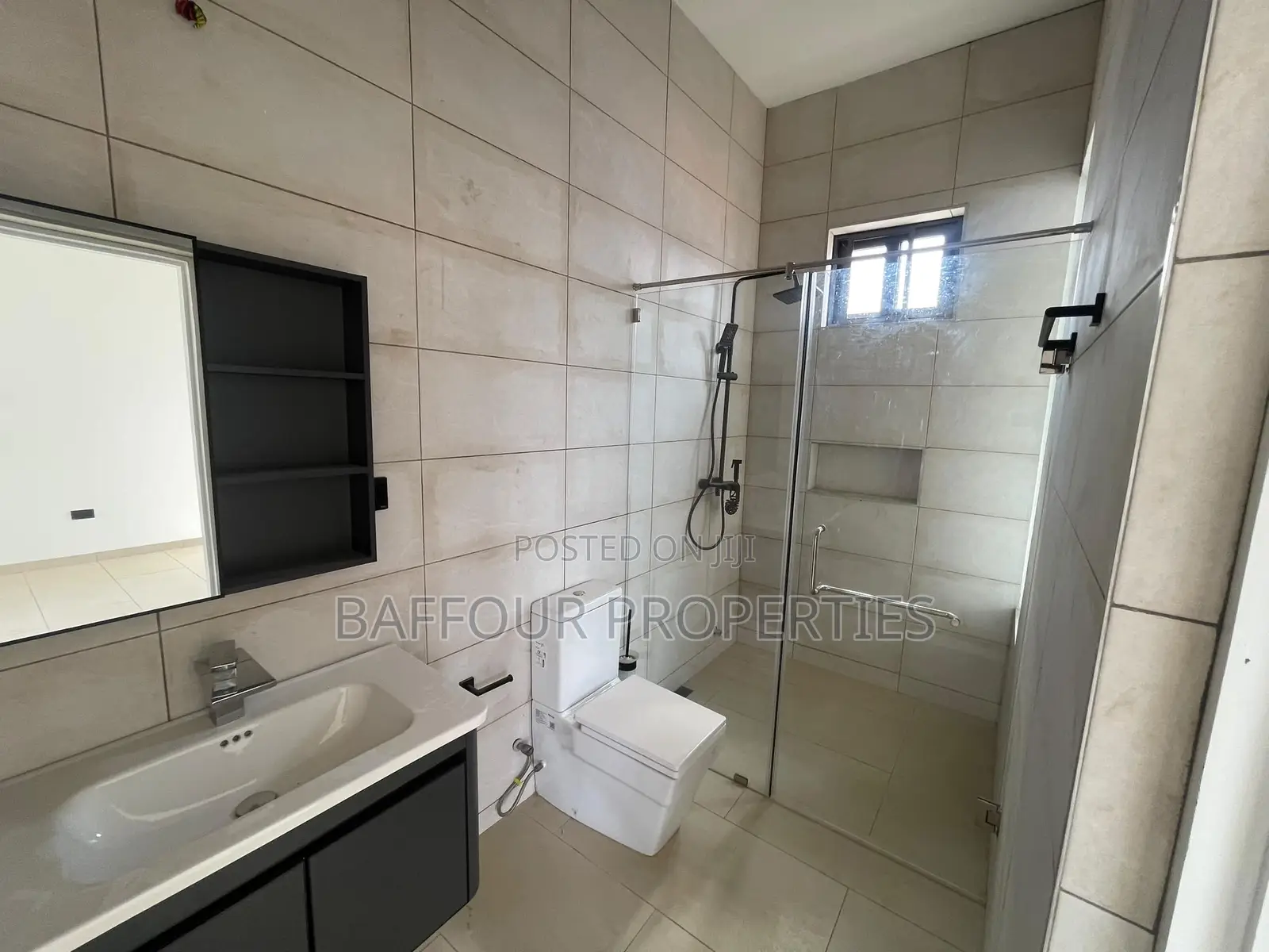 4bdrm House in East Legon for rent