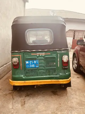 TVS King Cargo 2021 Green