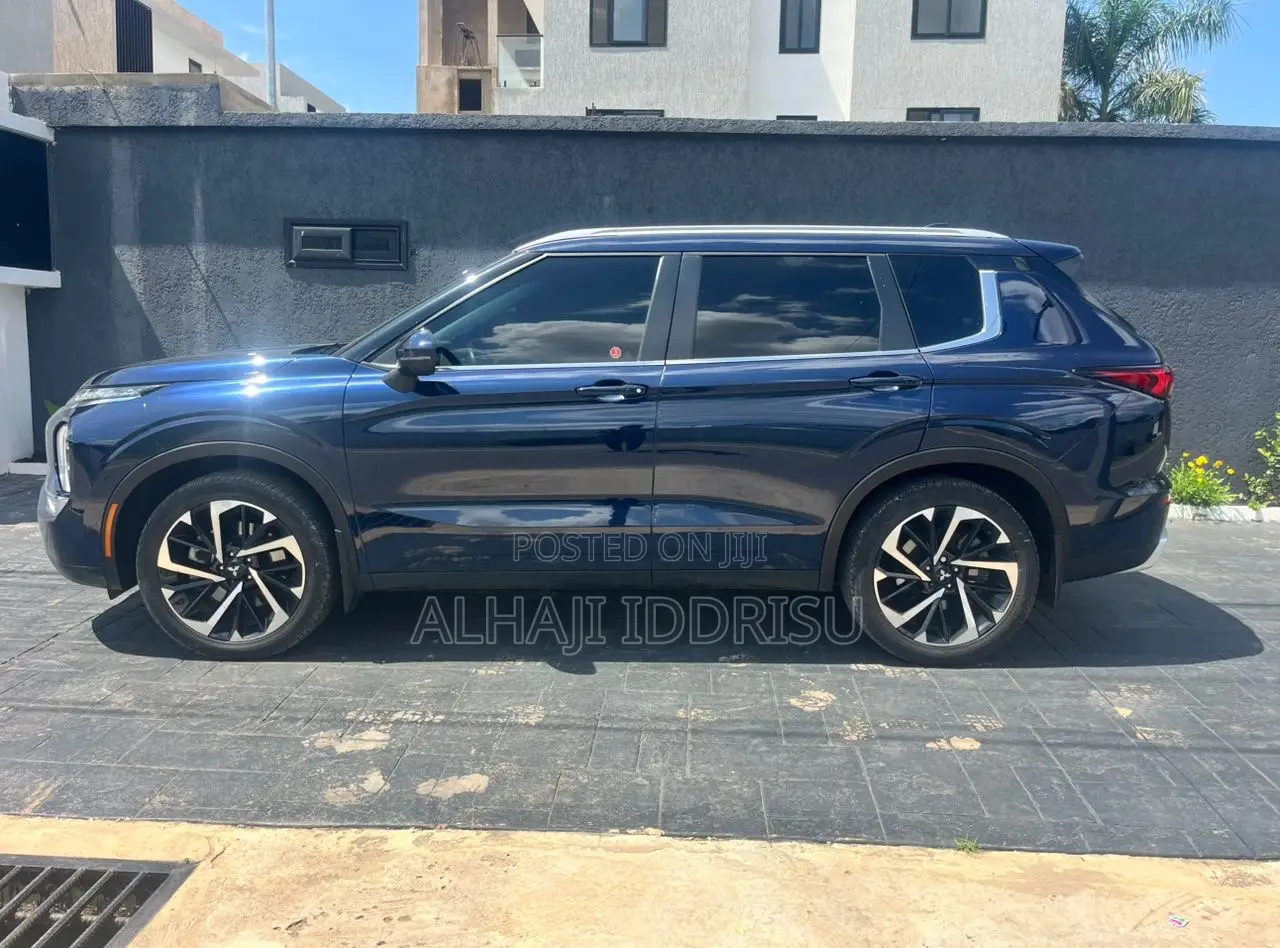Mitsubishi Outlander SEL 2022 Blue