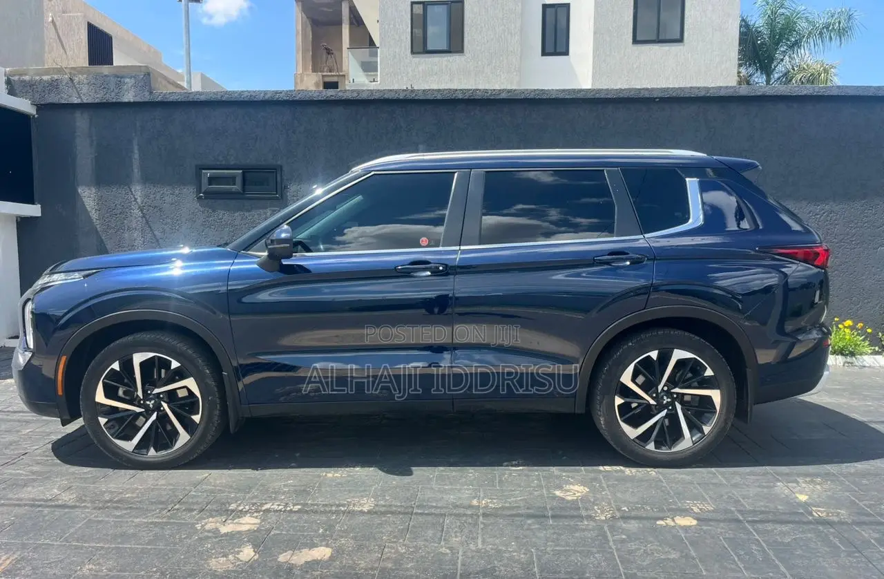 Mitsubishi Outlander SEL 2022 Blue