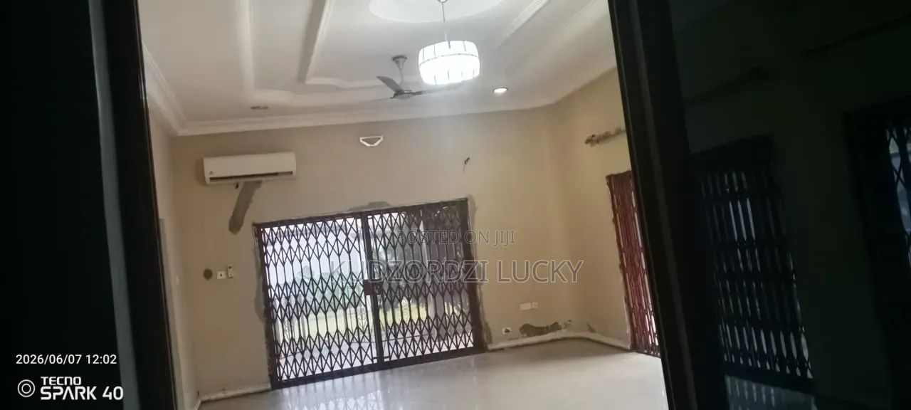 Furnished 6bdrm Mansion in Personal House, Paradise Residential Area