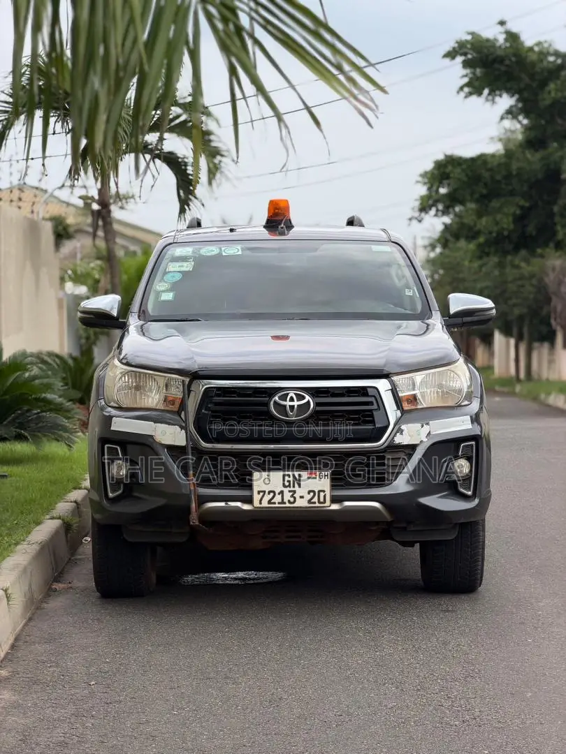 Toyota Hilux Revo Smart Cab Deisel 2.4 AWD 2020 Gray