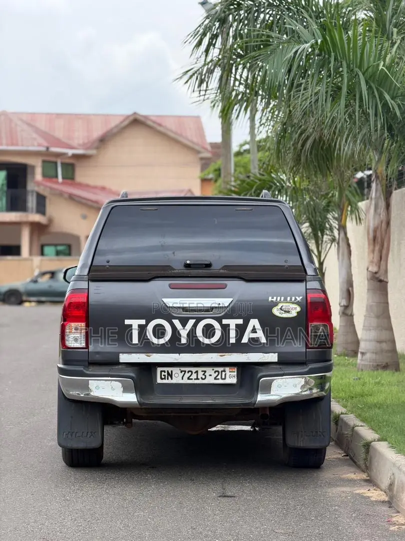 Toyota Hilux Revo Smart Cab Deisel 2.4 AWD 2020 Gray