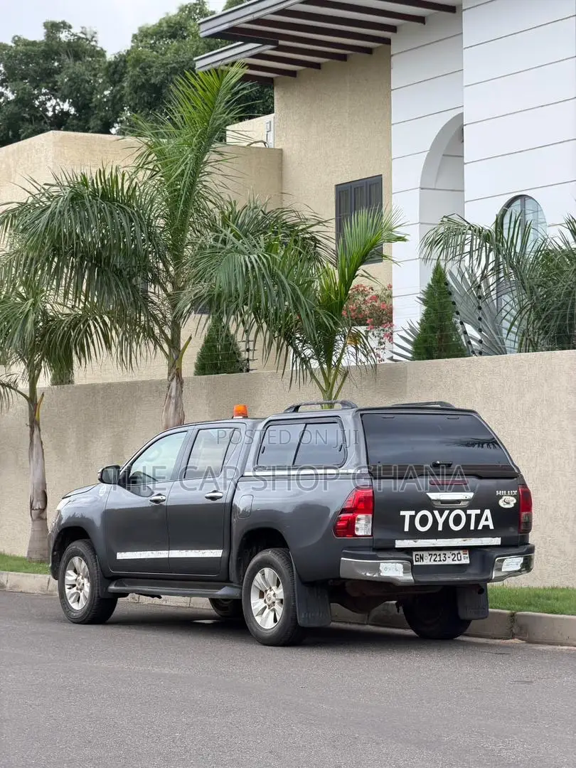 Toyota Hilux Revo Smart Cab Deisel 2.4 AWD 2020 Gray