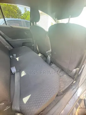 Toyota Yaris Base Hatchback 5dr 2010 Gray