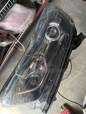 Honda CRV 2018 Head Light Available