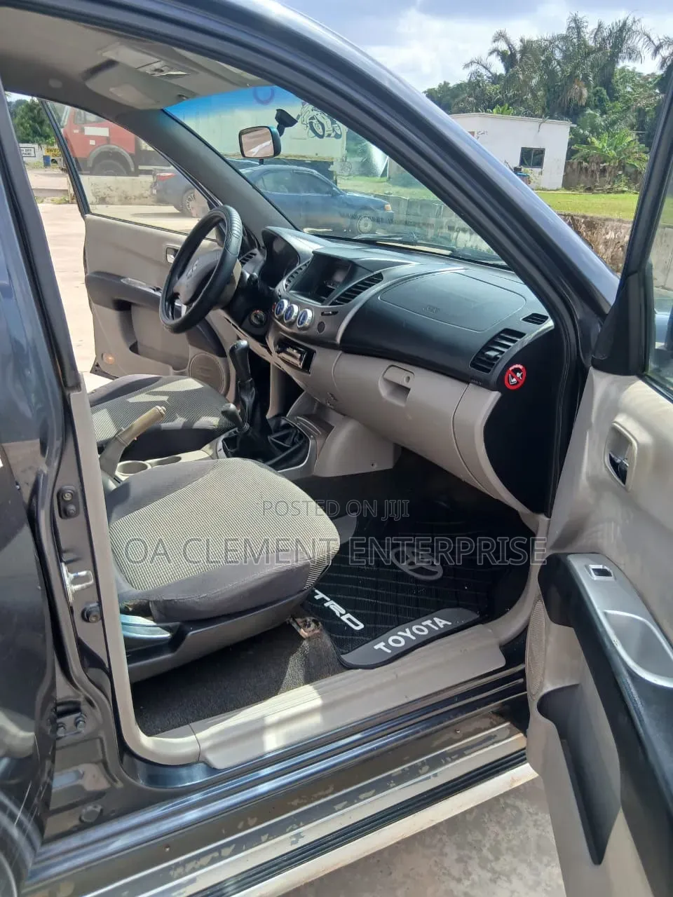 Mitsubishi L200 Club Cab 2.5 180hp 4WD 2009 Black