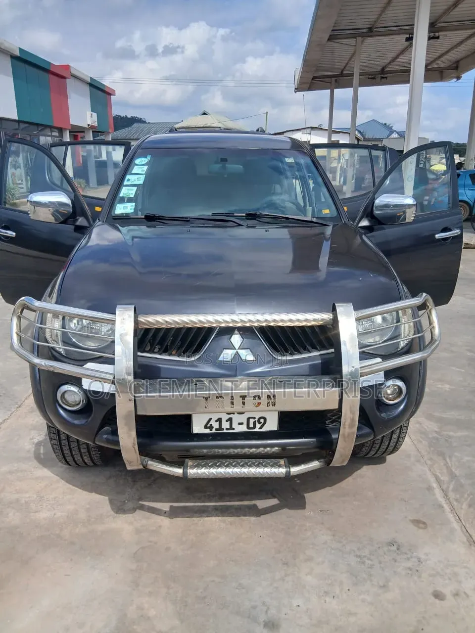 Mitsubishi L200 Club Cab 2.5 180hp 4WD 2009 Black
