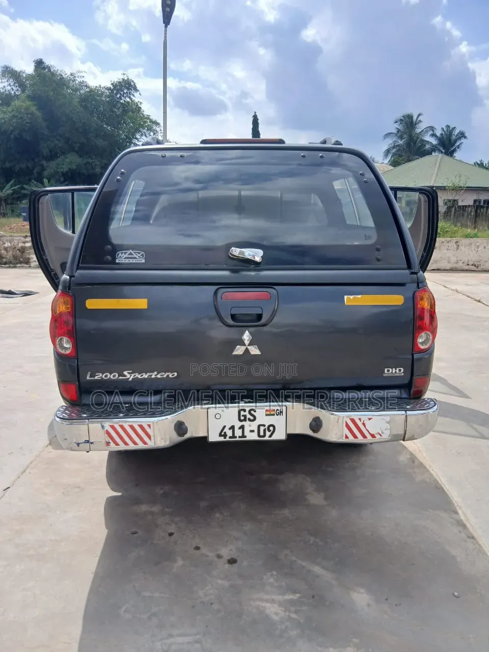 Mitsubishi L200 Club Cab 2.5 180hp 4WD 2009 Black