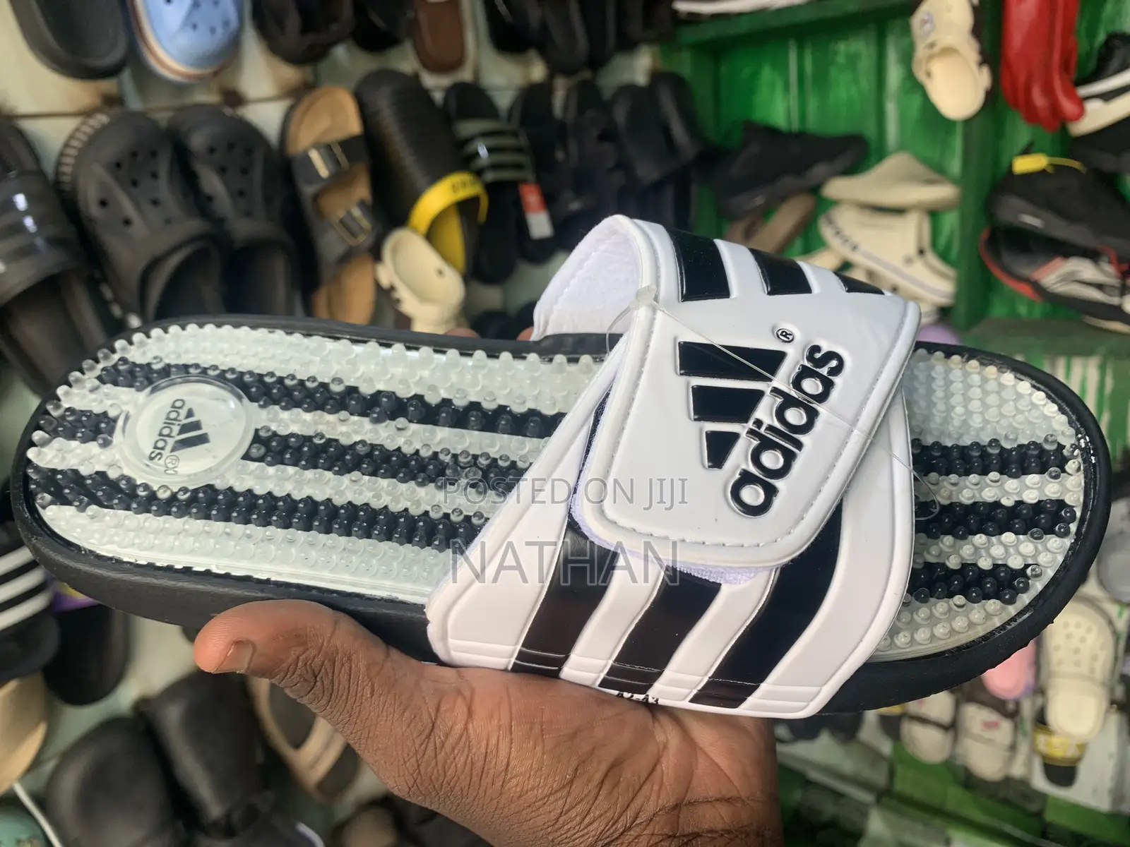 Adidas Massenger