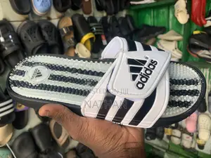 Adidas Massenger