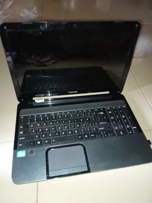 Laptop Toshiba Satellite L870 8GB Intel Core i3 SSD 128GB