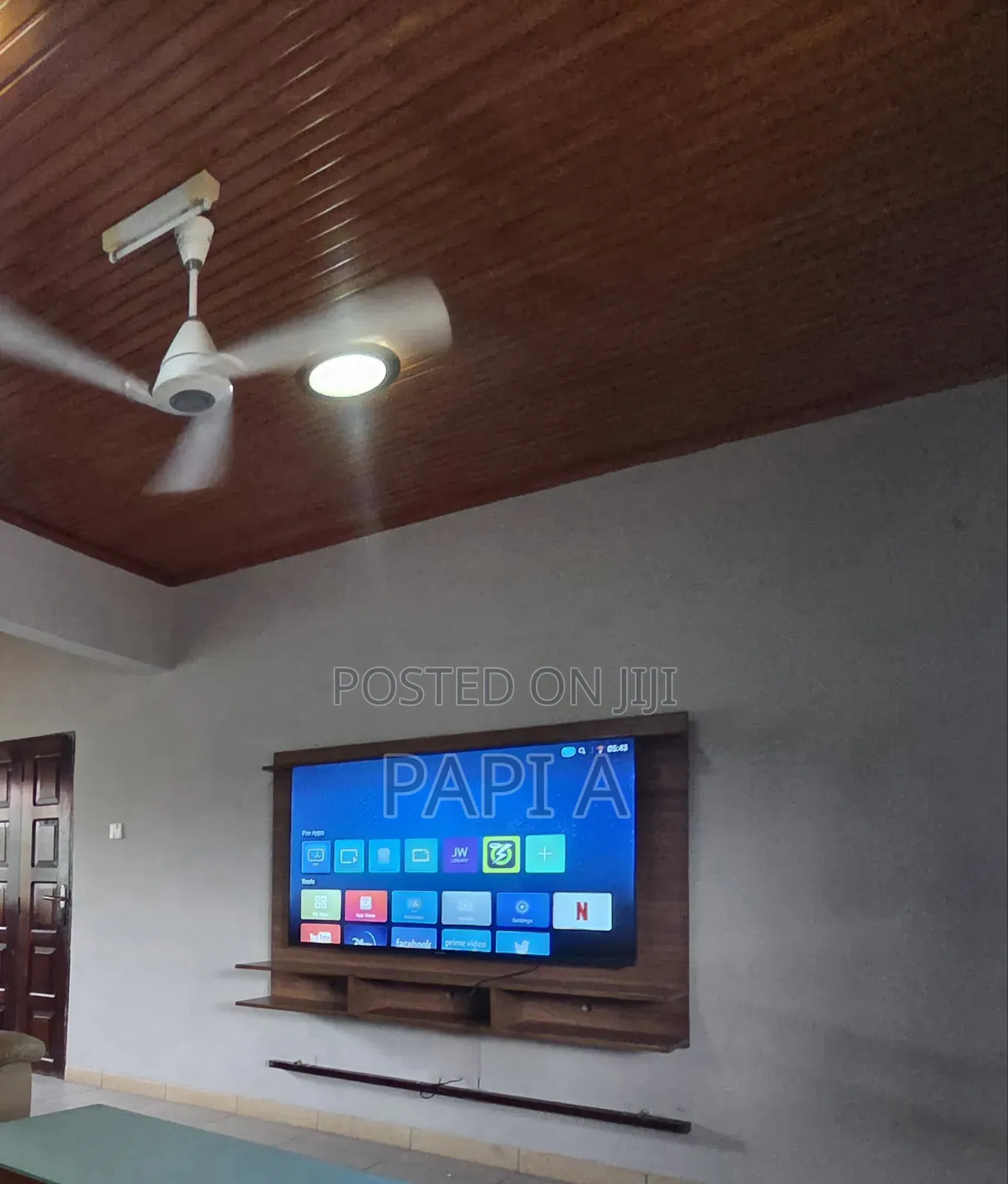 65 Inch Amcon Smart Tv