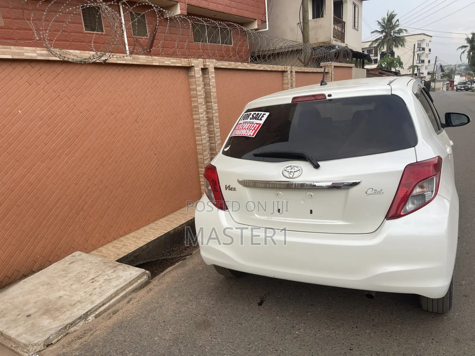 Toyota Vitz 2012 White