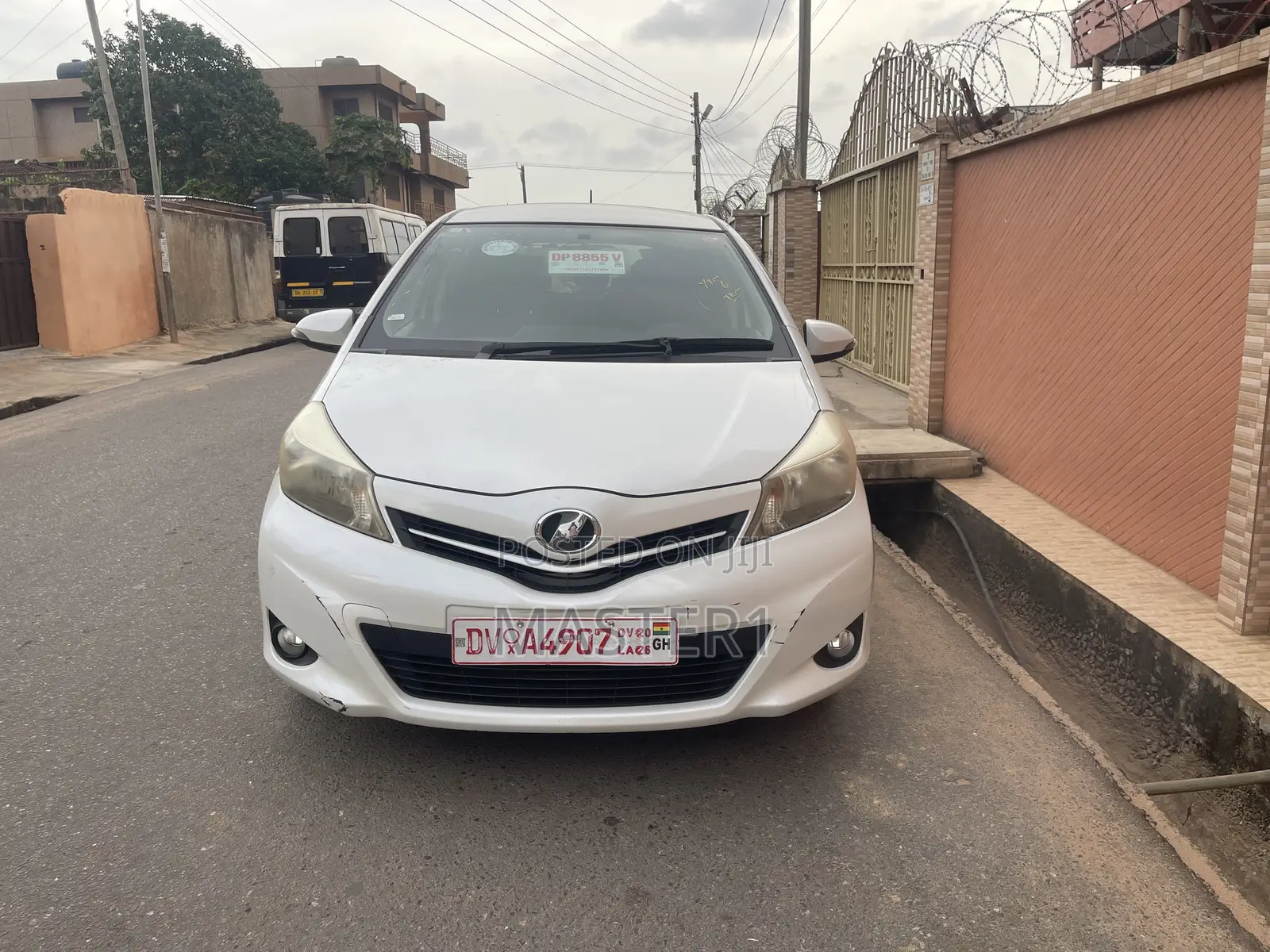 Toyota Vitz 2012 White