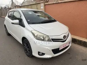 Toyota Vitz 2012 White